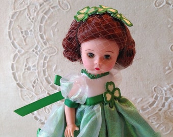 Saint-Patrick, HTF, Exclusivité Lillian Vernon, Madame Alexander, poupée vintage 20 cm, boîte, étiquette de poignet