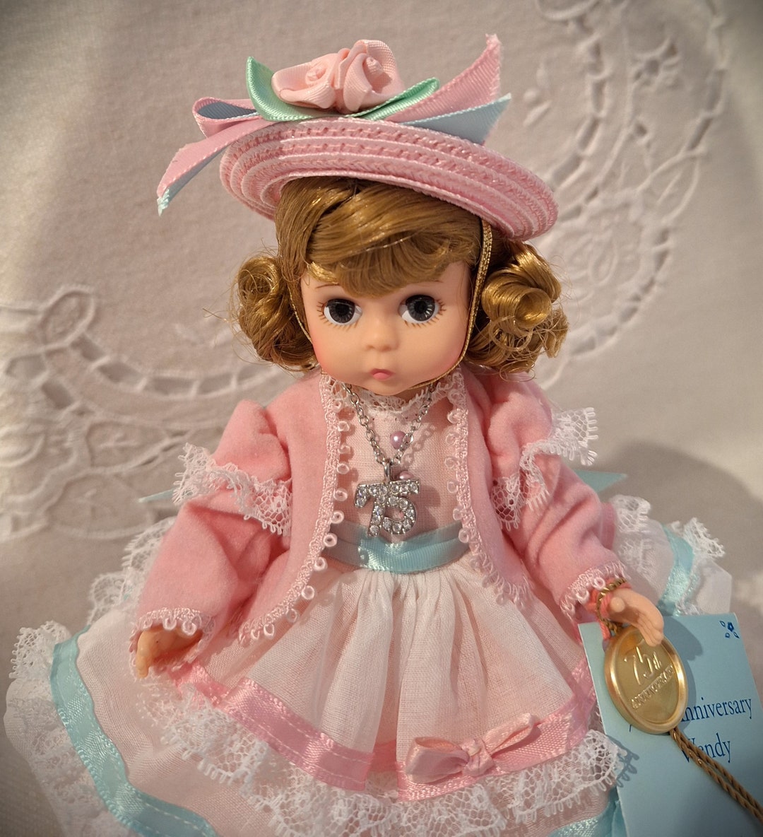 Madame Alexander LE 75th Anniversary Wendy #22420 8