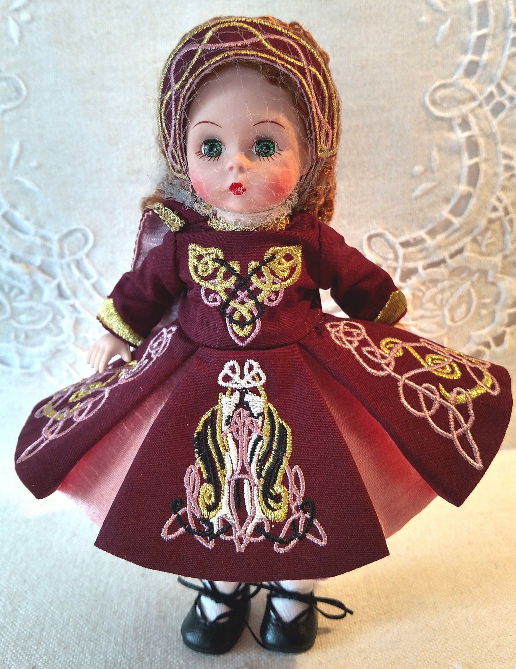 人形 Madame Alexander Country Christmas Doll Madame Alexander Country Christmas Doll
