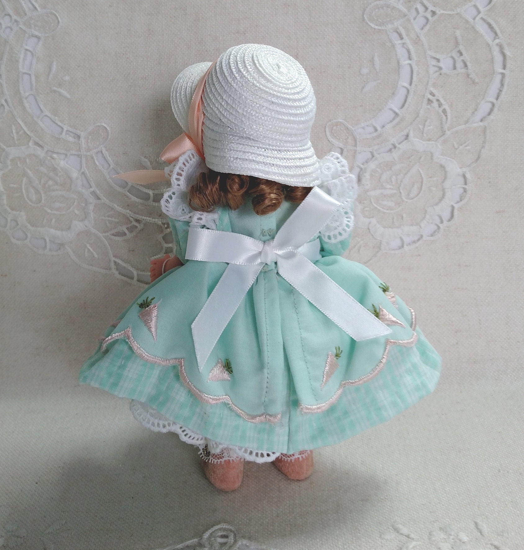 Easter Bunny, #26675, HTF, Madame Alexander, 8