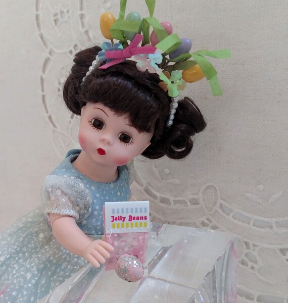 Madam Alexander Eloise Christmastime Doll 18
