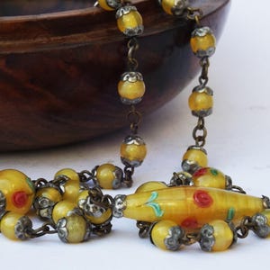 Art deco goudgele millefiori-ketting jaren 1920, ketting met glazen kralen, millefiori-glas ketting, als cadeau, als verjaardagscadeau