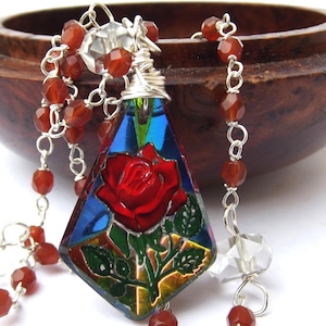 Jaren &#39;30 Art deco hergebruikte rozenkristalhanger, bloemenhanger met ketting, rode bloem glasketting, als cadeau, voor een moeder, voor haar