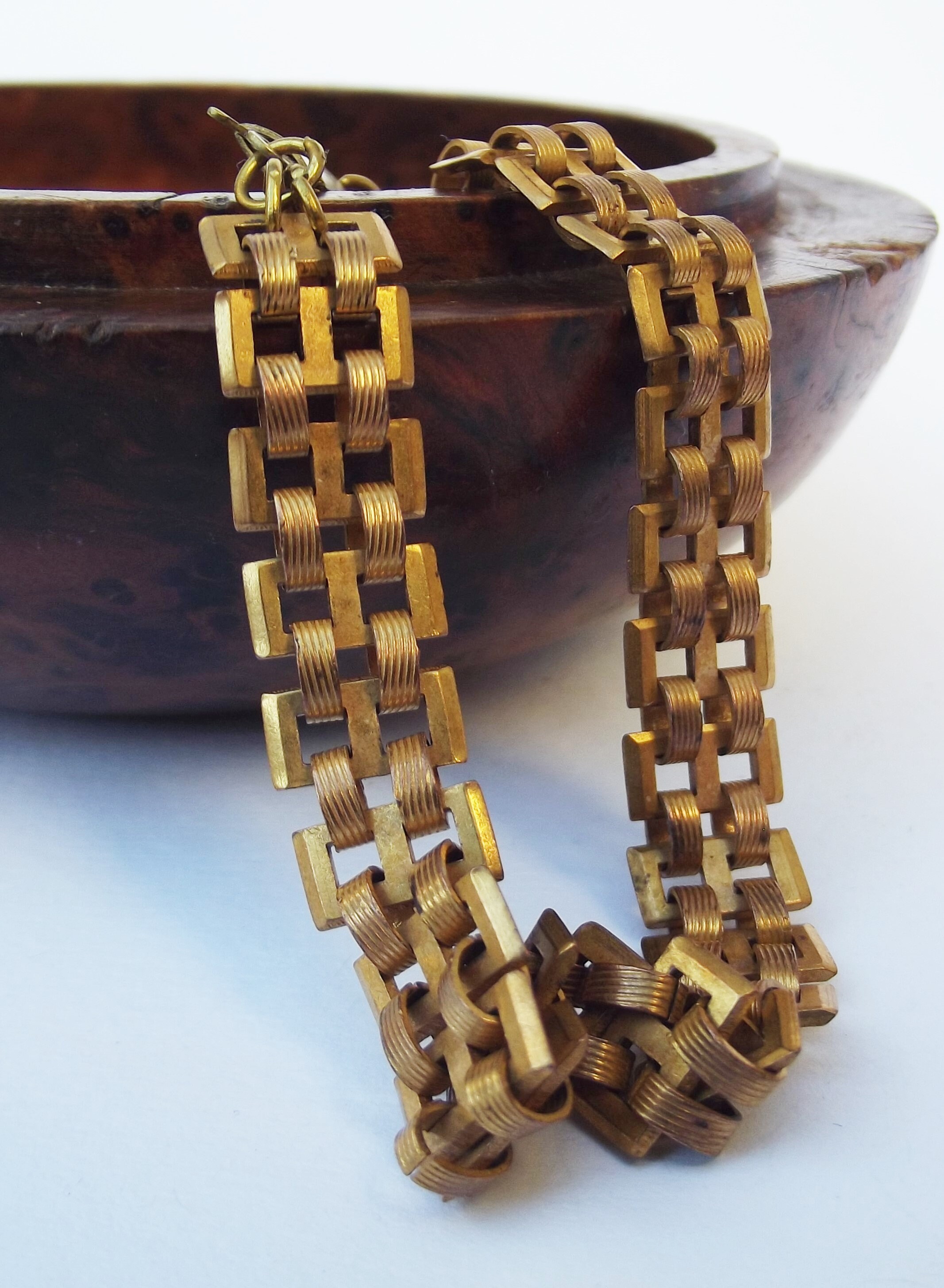 Bracelet Vintage Années 30 - Émeraudes Brillants Et Chérubins En Laiton - Style Rétro
