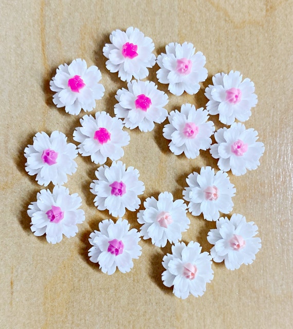 Craft Embellishments: White Filigree Circle Charms - 16pc Craft Embellishments: White Filigree Circle Charms - 16pc