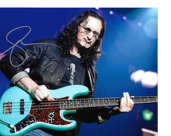 All Time Amazing Singer and Rocker GEDDY LEE Great Looking Signed 8x10 Photograph