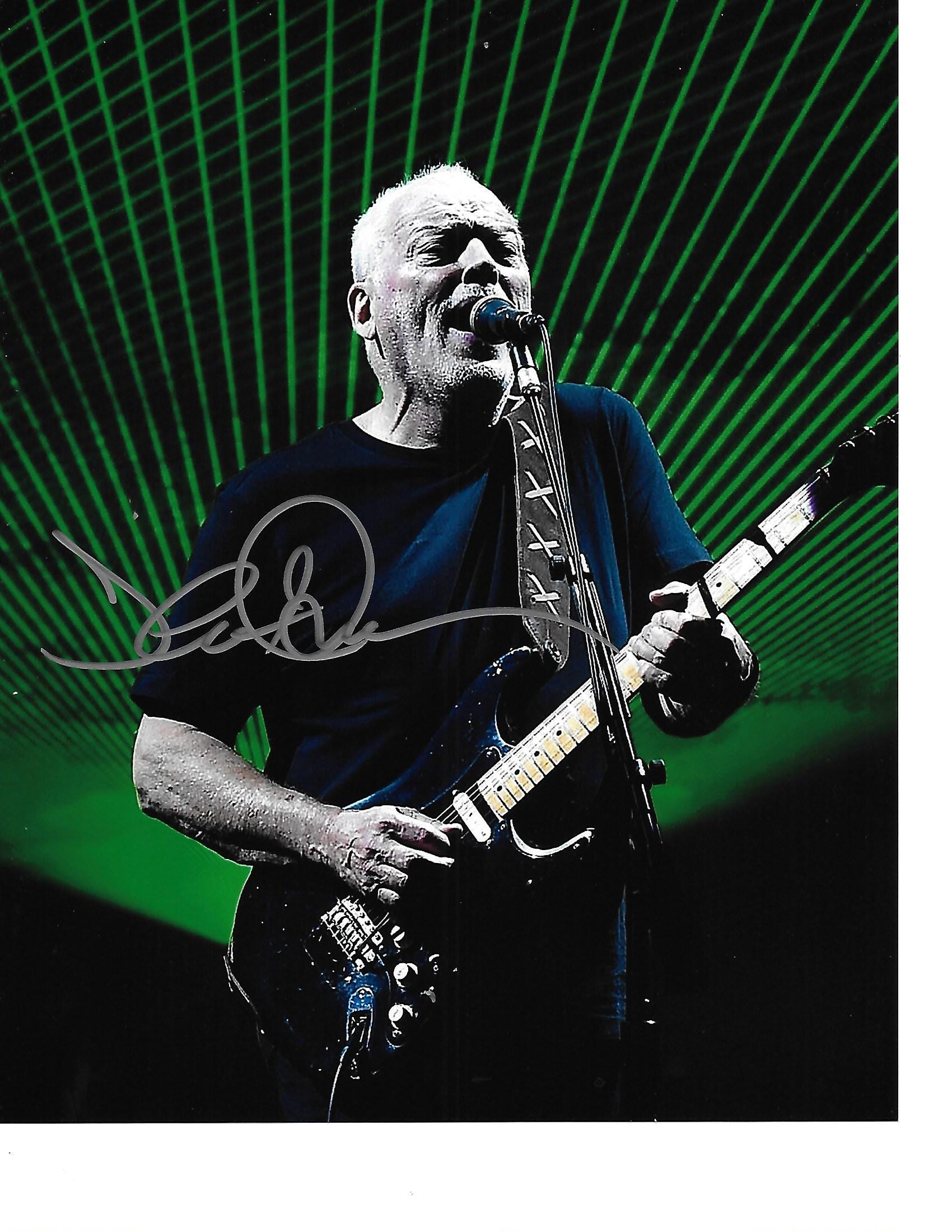 Music Icon Singer and Songwriter DAVID GILMOUR Very Nice Signed 8x10 Concert Pic