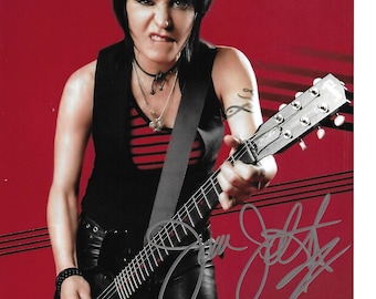 Hall of Fame Musician JOAN JETT Awesome Nice Autographed 8x10 Photo