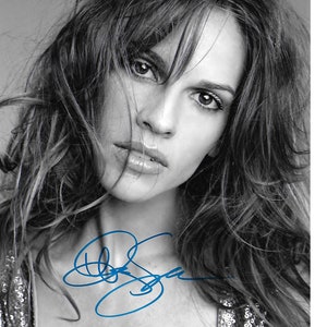 Award Winning Actress HILLARY SWANK Nice Autographed 8x10 Photograph