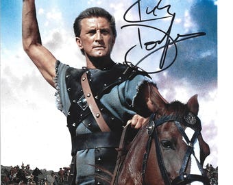 カーク・ダグラスとセンタ・バーガーがサインした8x10の巨大な影の写真