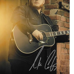 Multi Cma Awards Winner LUKE COMBS Nice Autographed 8x10 Photograph