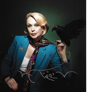 American Actress TIPPI HEDREN Very Nice Iconic Movie 8x10 Autographed Pic !