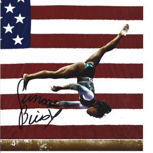 Olympic Gold Medalist Simone Biles Great Looking SIgned Action 8x10 Photograph