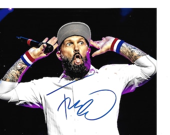 Singer and Band Frontman FRED DURST Signed Great Looking 8x10 Pic