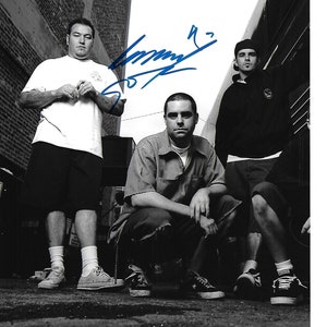 Lead Vocalist and Rocker STEVE HARWELL Signed 8x10 Band Promo Pic