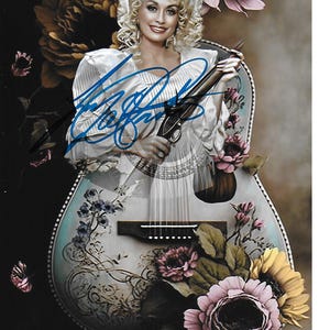 Country Music Singer Songwriter Greatness DOLLY PARTON Signed 8x10 Photograph