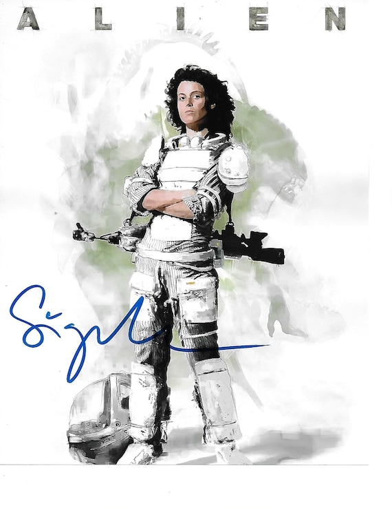 Iconic Movie 8x10 Photograph Signed by Actress Sigourney Weaver !!