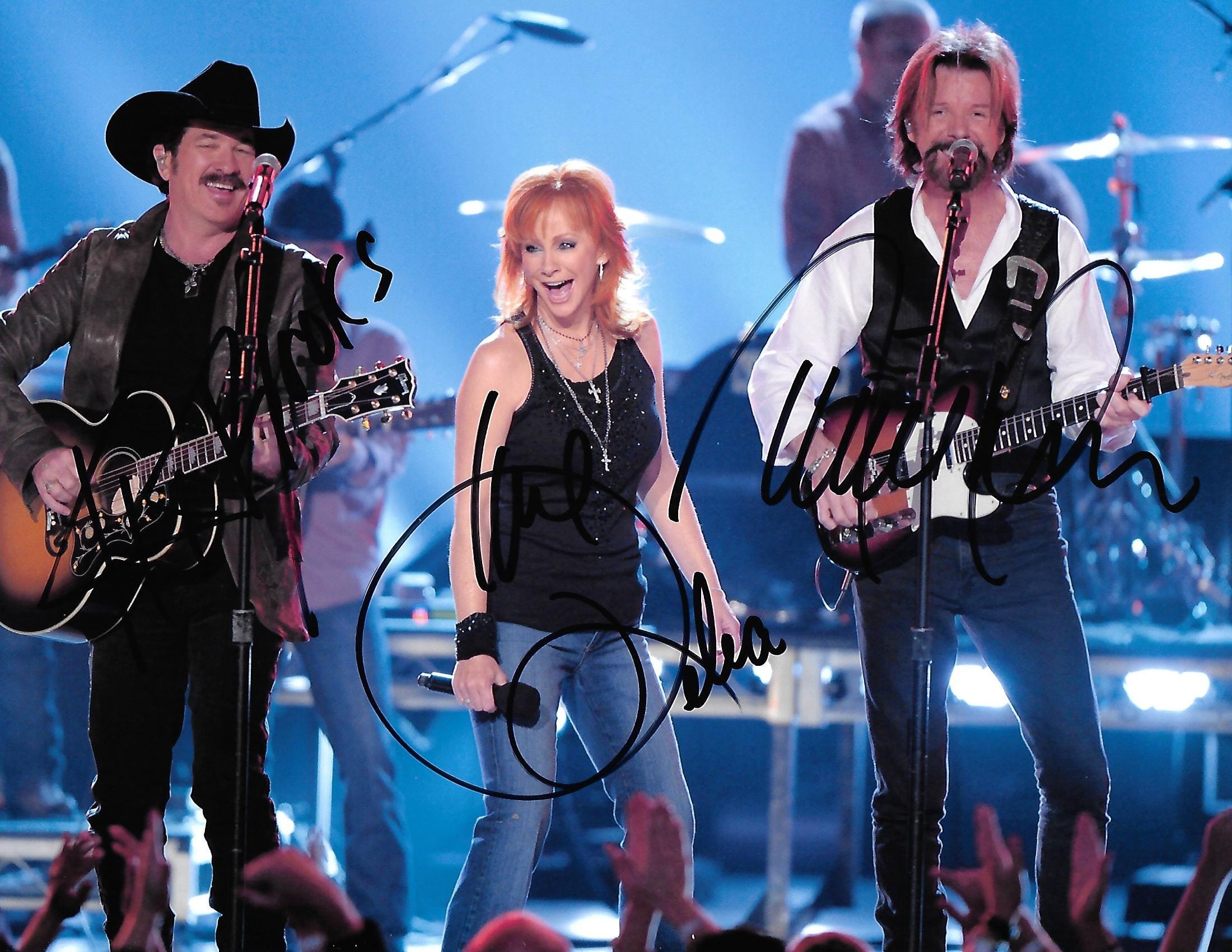 Review - Chris Shiflett @ the Hopmonk Tavern (8/17/23), image size:2200x1700