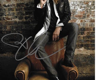 Legendary All Time Rock N&#39; Roller ROBERT PLANT Great Looking Signed In Concert 8x10 Pic