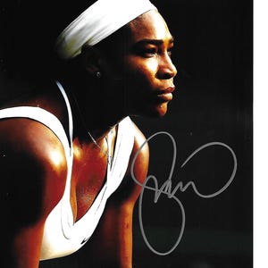 One of the Greatest Tennis Players of All Time SERENA WILLIAMS Very Nice Court Autographed 8x10 Pic