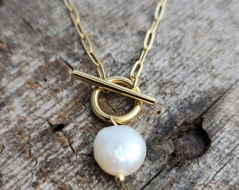 Pearl Toggle Necklace