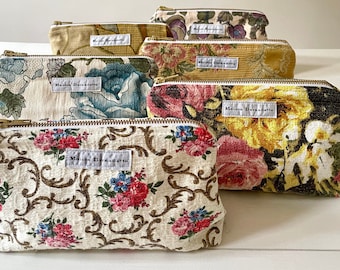 Trousse femme upcyclée en tissu vintage