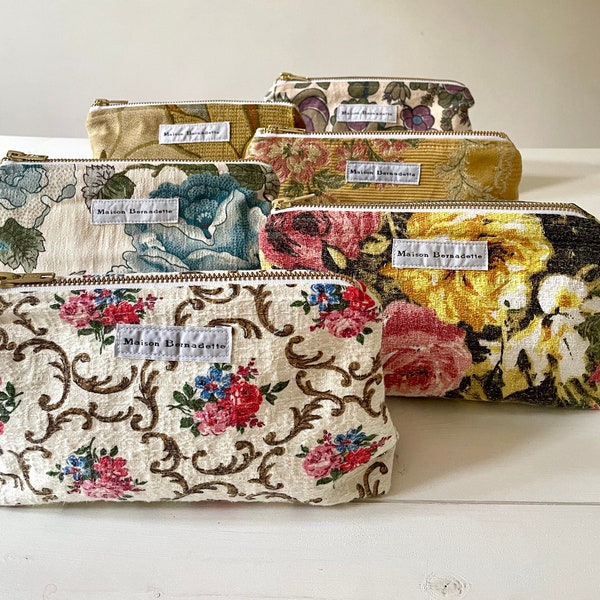 Trousse femme upcyclée en tissu vintage