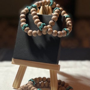 Wood Bead bracelet in natural brown with turquoise beads
