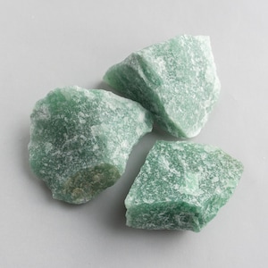 Raw aventurine / chakra stone // Crystal healing, Raw aventurine