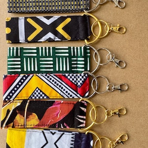Schlüsselanhänger mit afrikanischem Print, Schlüsselanhänger-Armband, handgemachter Schlüsselanhänger aus Stoff, afrozentrischer Schlüsselanhänger aus Baumwolle, einzigartiges afrikanisches Geschenk, Taschen- und Schlüsselanhänger
