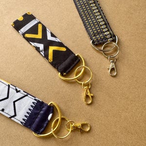 Schlüsselanhänger mit afrikanischem Print, Schlüsselanhänger-Armband, handgemachter Schlüsselanhänger aus Stoff, afrozentrischer Schlüsselanhänger aus Baumwolle, einzigartiges afrikanisches Geschenk, Taschen- und Schlüsselanhänger