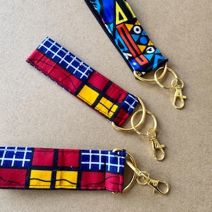 Schlüsselanhänger mit afrikanischem Print, Schlüsselanhänger-Armband, handgemachter Schlüsselanhänger aus Stoff, afrozentrischer Schlüsselanhänger aus Baumwolle, einzigartiges afrikanisches Geschenk, Taschen- und Schlüsselanhänger