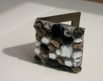 10 x Silberne Seiden-Kompaktspiegel mit Steinen verziert.
