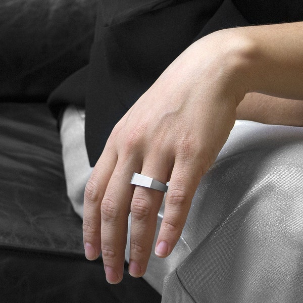 MODERN SQUARE RING. Innovative silver ring, minimal and geometric Jewelry handmade in high-quality aluminum.