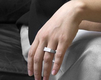 MODERN SQUARE RING. Innovative silver ring, minimal and geometric Jewelry handmade in high-quality aluminum.