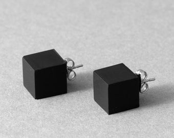 CUBE EARRINGS, minimal contemporary design, handmade in black and grey Jesmonite