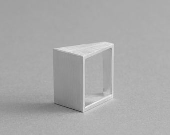 ALUMINIUM SQUARE RING. Modern silver ring, minimal and geometric Jewelry handmade in high-quality aluminum.