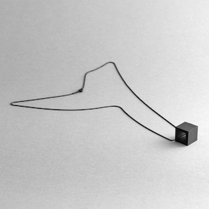 ELEMENTO – Geometric Necklace in Grey or Black Jesmonite, Minimalist Modern Pendant, Unisex Concrete Jewelry, Handmade in Berlin