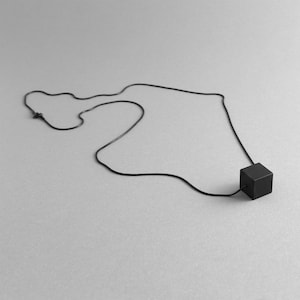 MODULOUNO NECKLACE – Minimal Geometric Pendant in Jesmonite, Handmade Modern Jewelry
