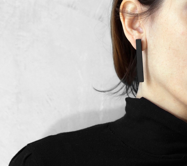 Minimal geometric earrings