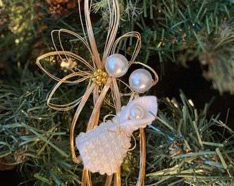 Handmade Gold Wire Nativity Ornament – Beaded Holy Family Christmas Manger Scene – Religious Tree Decoration – Christian Holiday Gift