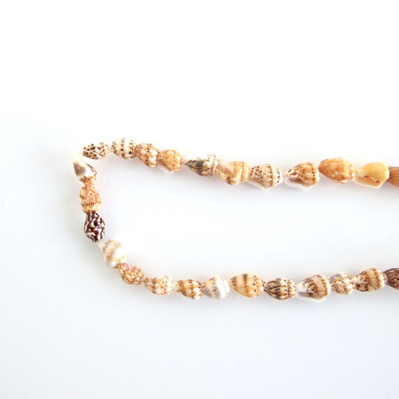 Cowrie Shell Necklace, Vintage Seashell Jewelry - image 4