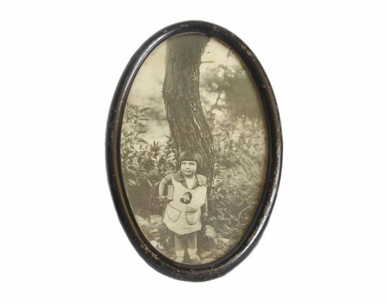 Antique Metal Photo Picture Frame with Glass Desktop Photo Frame Decorative Arts Vintage Oval Picture Frame Home Decor
