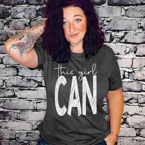 Dieses Mädchen kann | Motivation | Unisex Shirt | Kurzarm | Grafik Tee | Unisex T-Shirts | Snarky | Mädchenregel