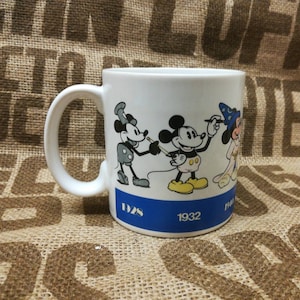 Mickey Draws Mickey by Applause