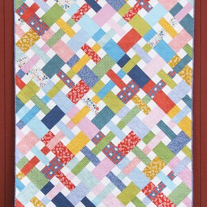 Cluck Cluck Sew Picnic Quilt Pattern - Fat Quarter Quilt in 6 sizes - CCS 199
