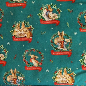 Auguri di Natale Peter Rabbit - By the Half Yard - Hoppy Holidays - 3262C-02