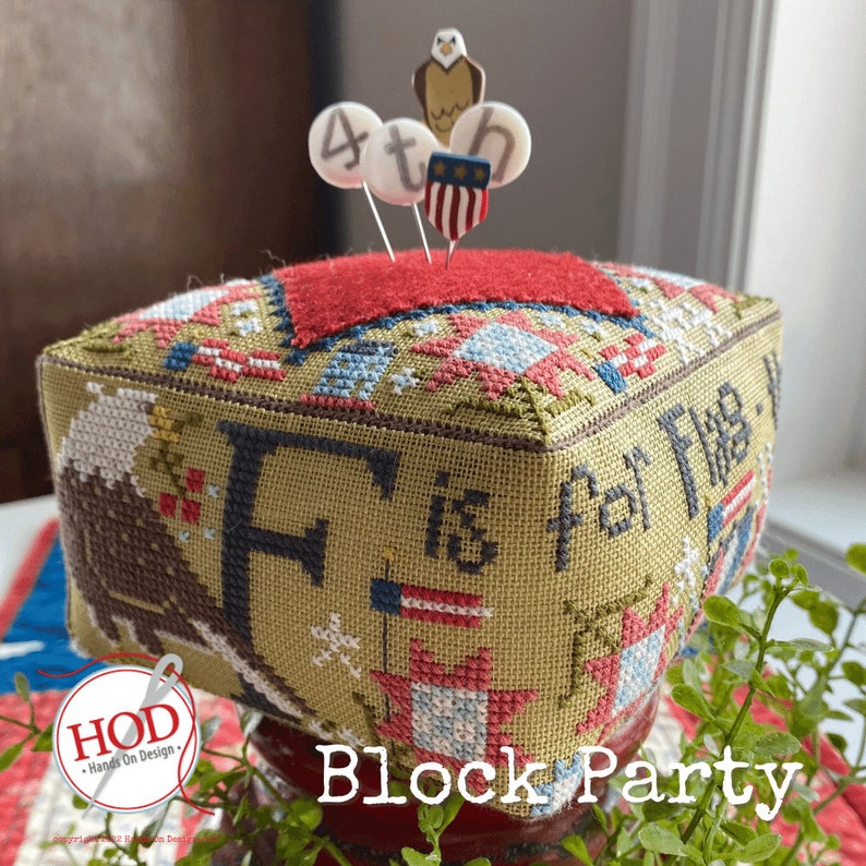 Hands On Design Block Party Pincushion 4th hd255 image 1