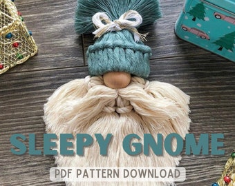 Christmas Gnome Pattern, Macrame Ornaments, Cute Christmas Decor, Christmas Craft Tutorials, Easy Macrame Projects, DIY Christmas Present