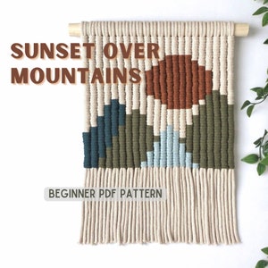 Boho Macrame Pattern, Small Craft Project, Modern Macrame, Simple DIY Crafts, How To Macrame, Mountain Landscape Decor, Macrame Tutorials